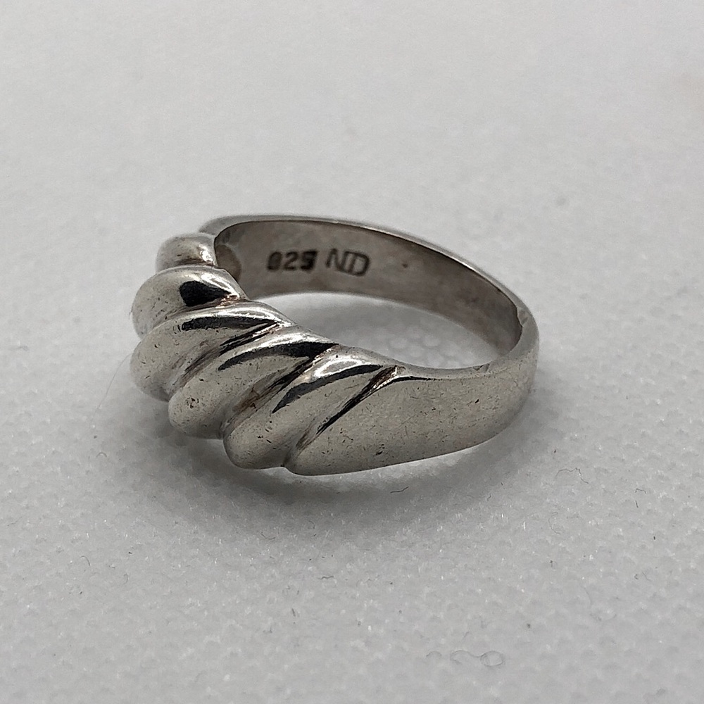 .925 Ribbed Cocktail Ring